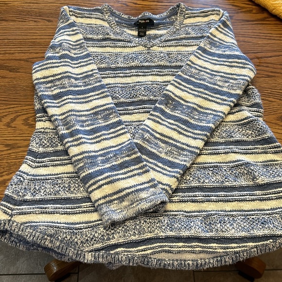 Style & Co blue and white striped sweater. Size L - Picture 5 of 5